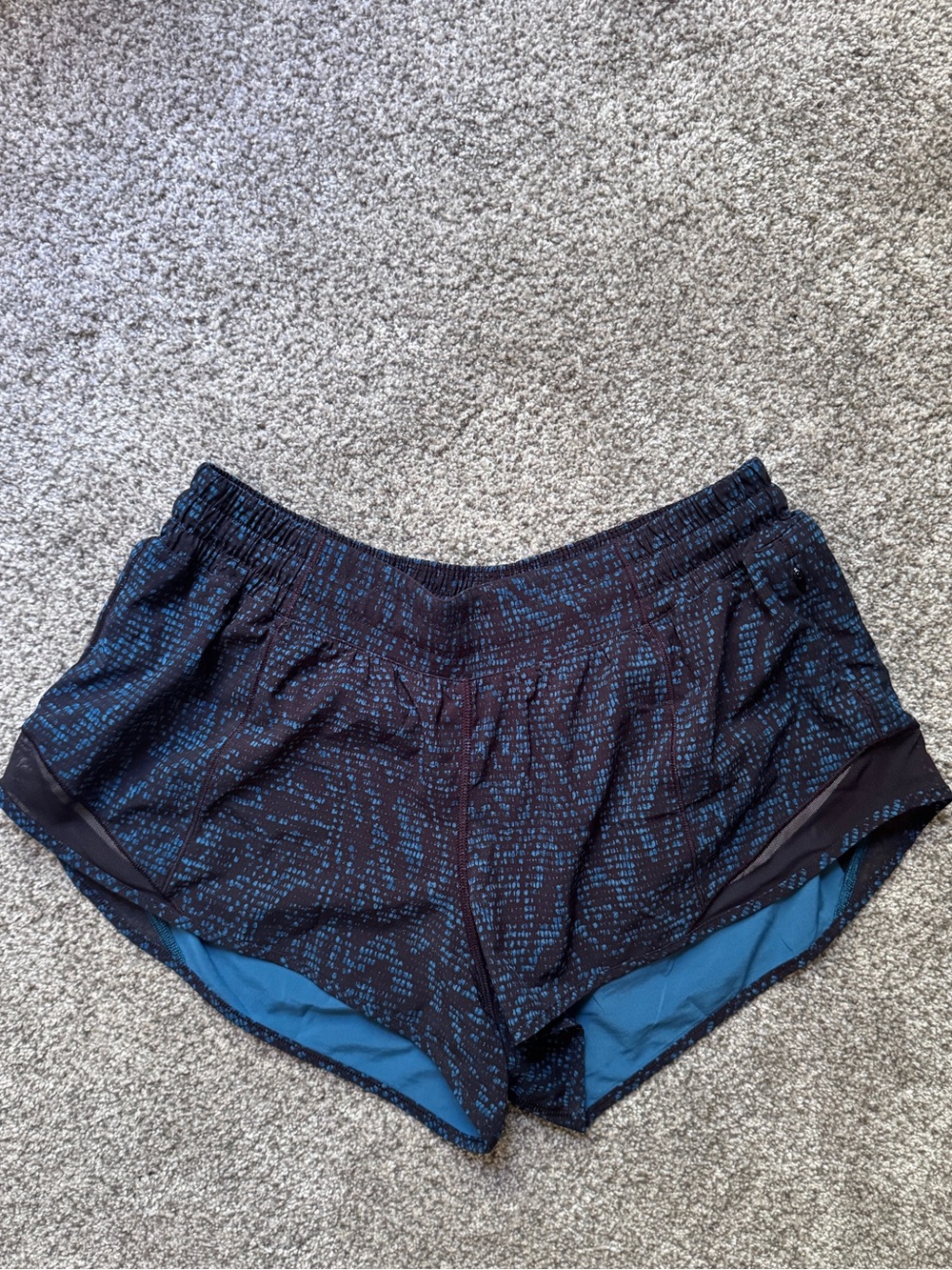 Lululemon Women’s Blue Patterned Athletic Shorts